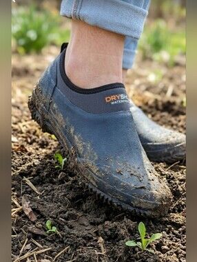 Dryshod Ladies' Beyond-waterproof Sod Buster Garden Shoes / Sz 6 / Dark blue
